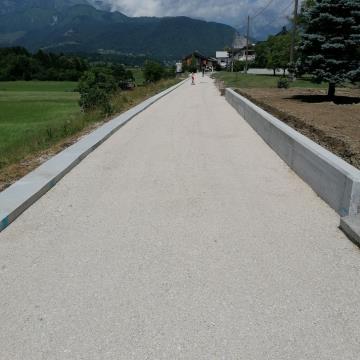 Obnova vodovoda in cestišča v naselju Zduša